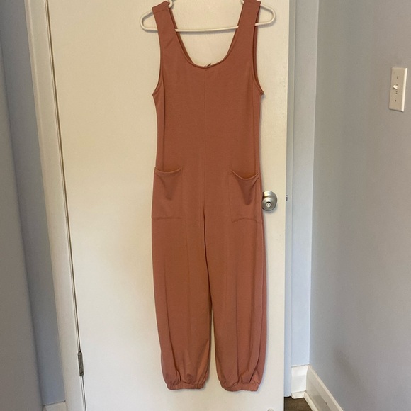 Pink stretchy jumpsuit - Picture 1 of 4